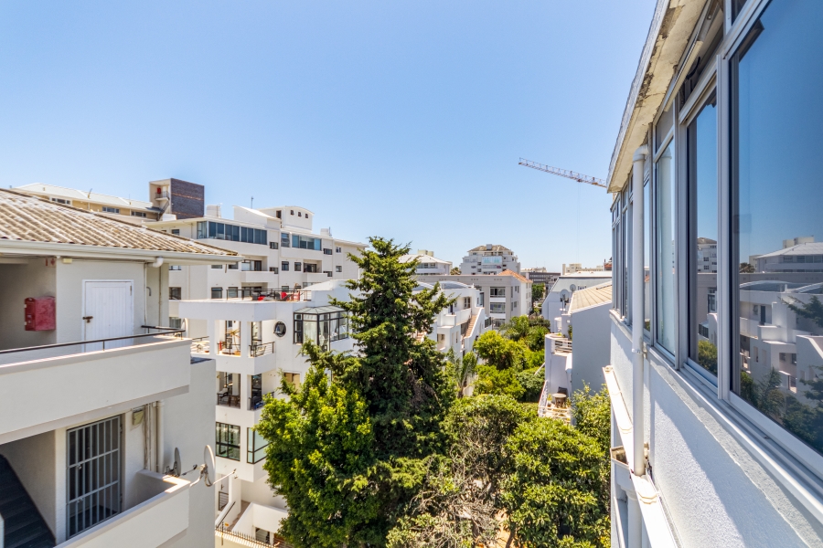 To Let 1 Bedroom Property for Rent in Sea Point Western Cape